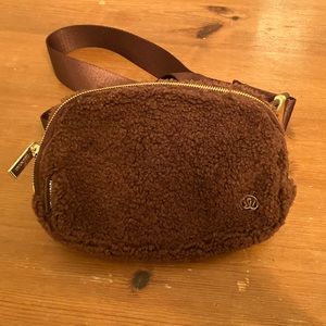 Lululemon Everywhere Belt Bag